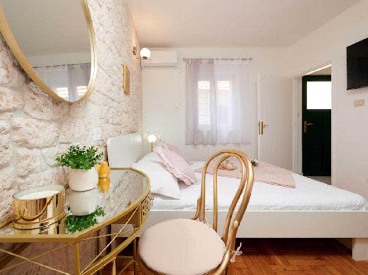 Guesthouse Ana Trogir Old Town 외부 사진