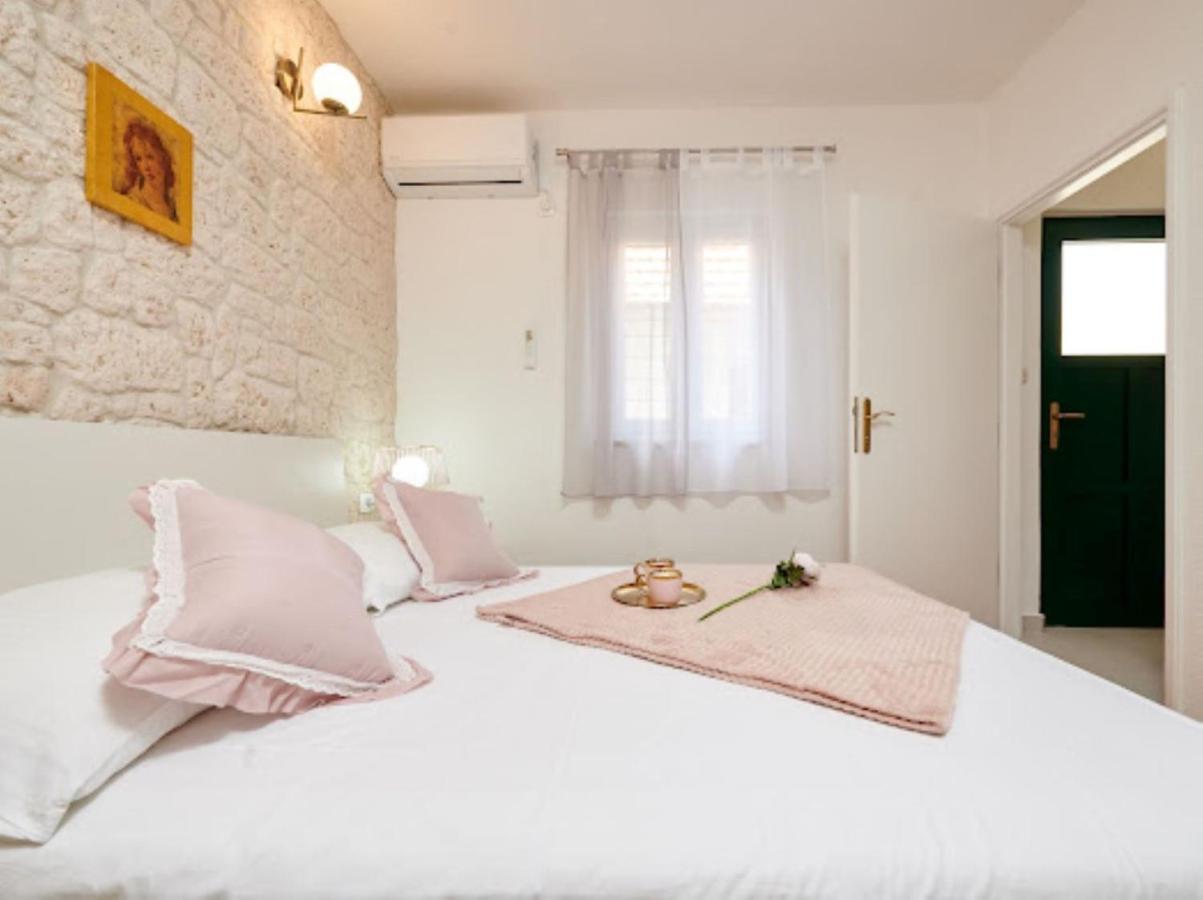 Guesthouse Ana Trogir Old Town 외부 사진